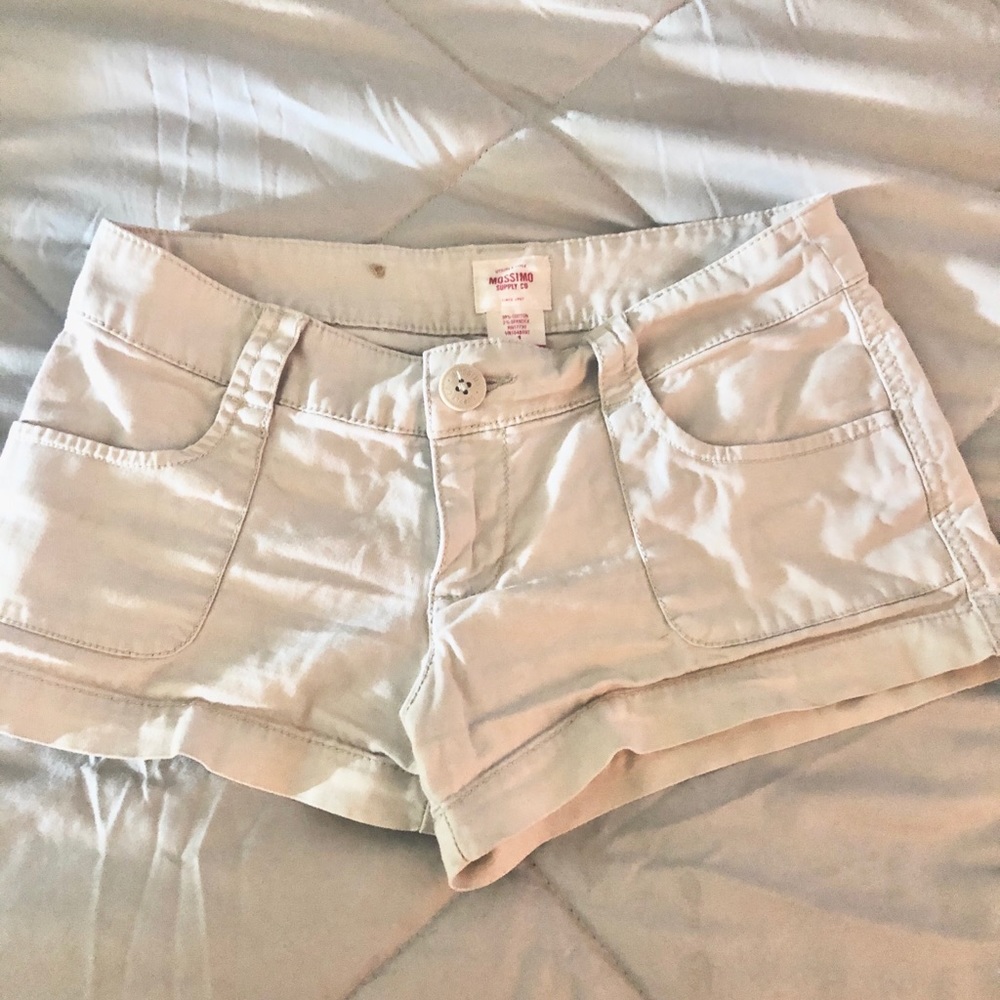 White khaki shorts
